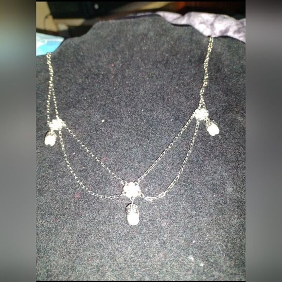 Avon (NR) Chandelier Necklace Faux Pearl 18" Very Pretty - Picture 2 of 5